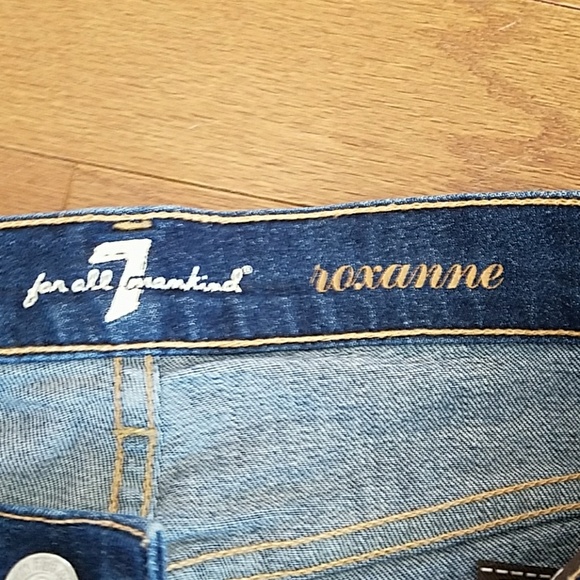 PRICE  ⬇️  7 for all mankind roxanne. Size 26 - Picture 3 of 8